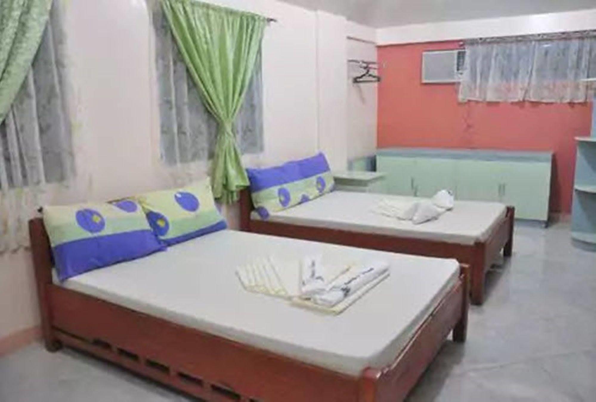 Apartelle De Francesca Puerto Galera Dış mekan fotoğraf
