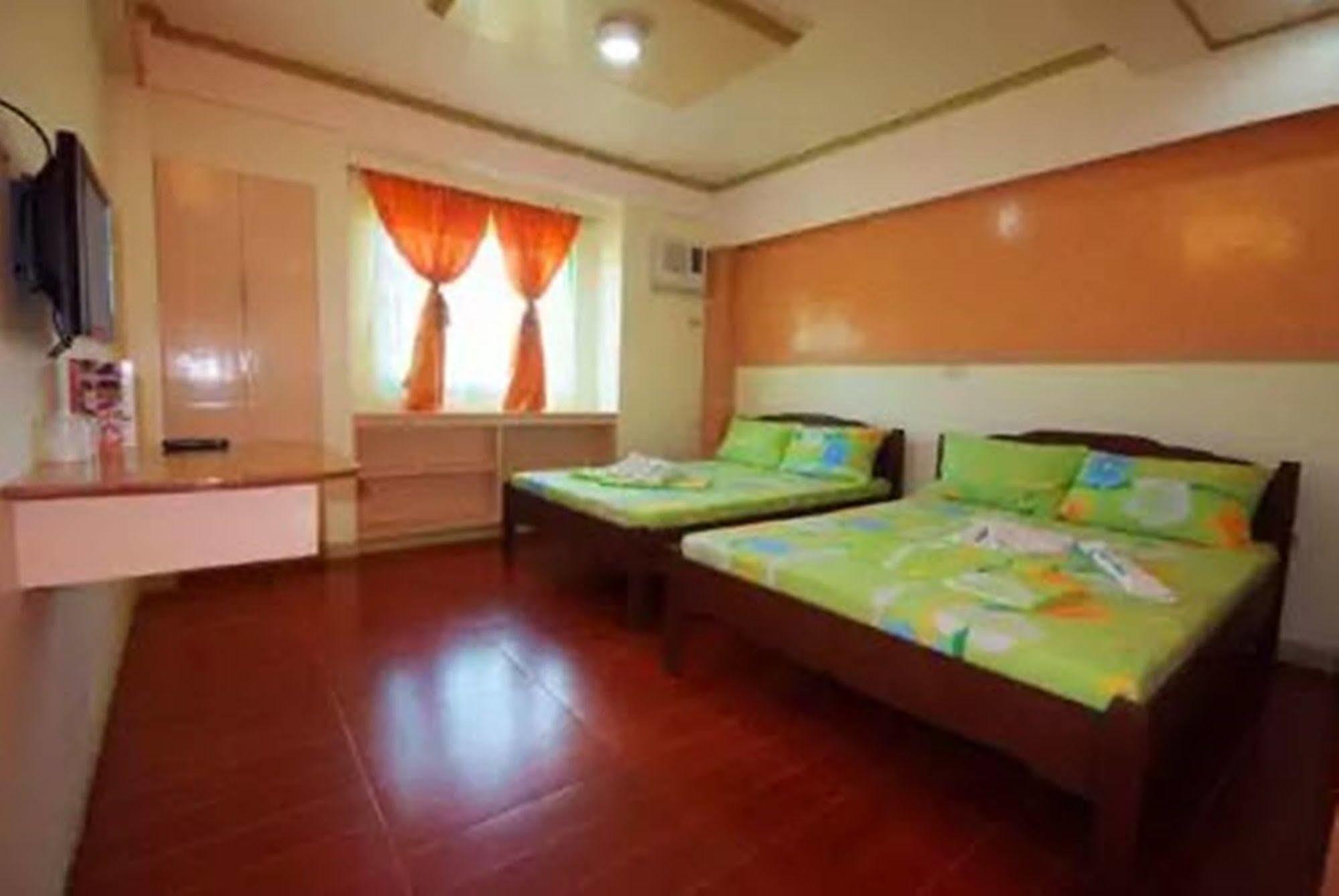 Apartelle De Francesca Puerto Galera Dış mekan fotoğraf