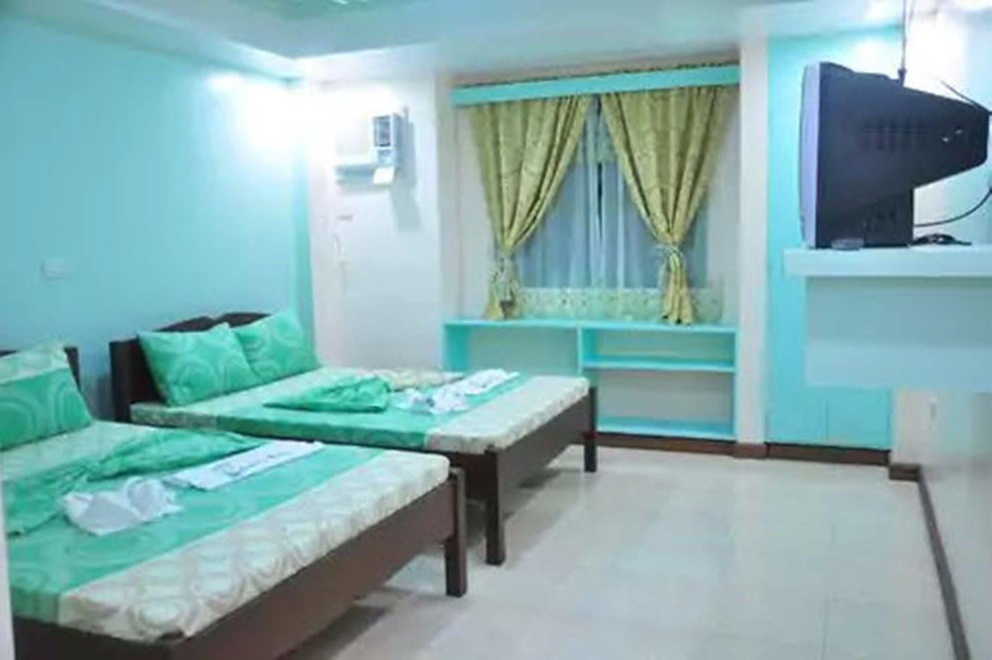 Apartelle De Francesca Puerto Galera Dış mekan fotoğraf
