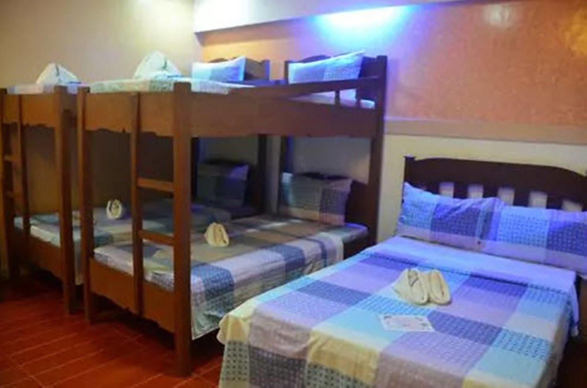 Apartelle De Francesca Puerto Galera Dış mekan fotoğraf