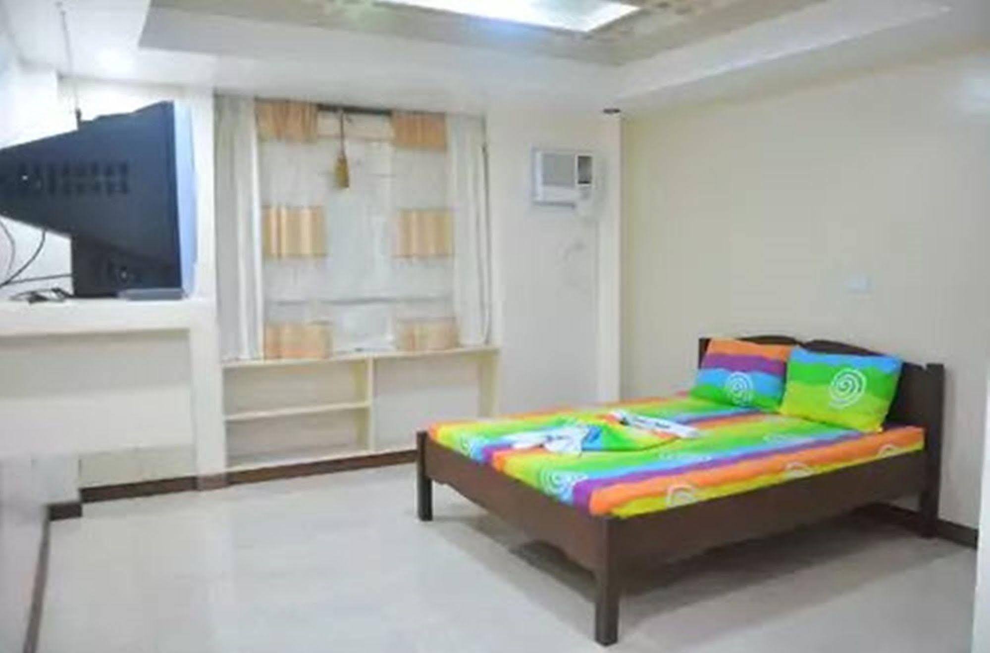 Apartelle De Francesca Puerto Galera Dış mekan fotoğraf