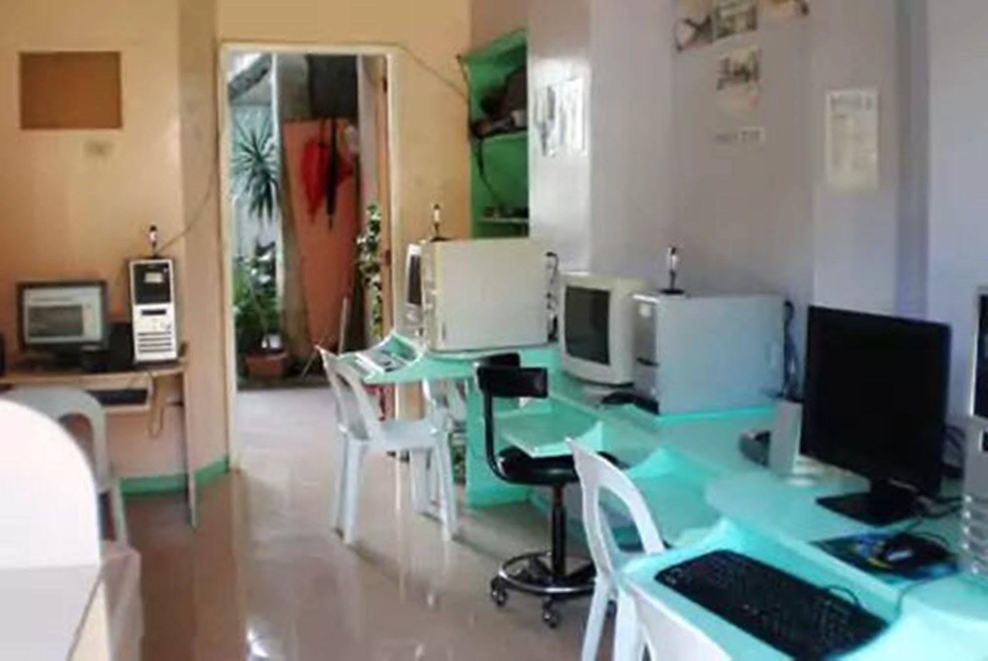 Apartelle De Francesca Puerto Galera Dış mekan fotoğraf