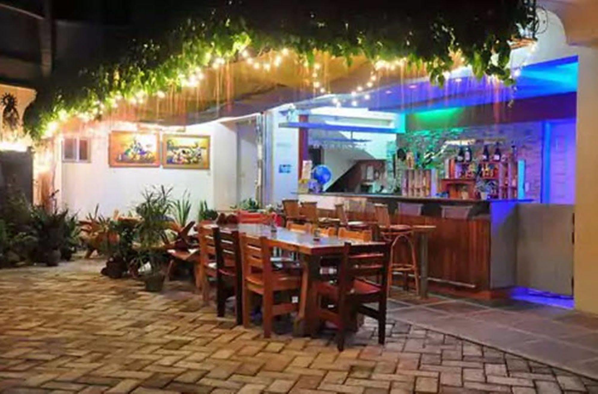Apartelle De Francesca Puerto Galera Dış mekan fotoğraf