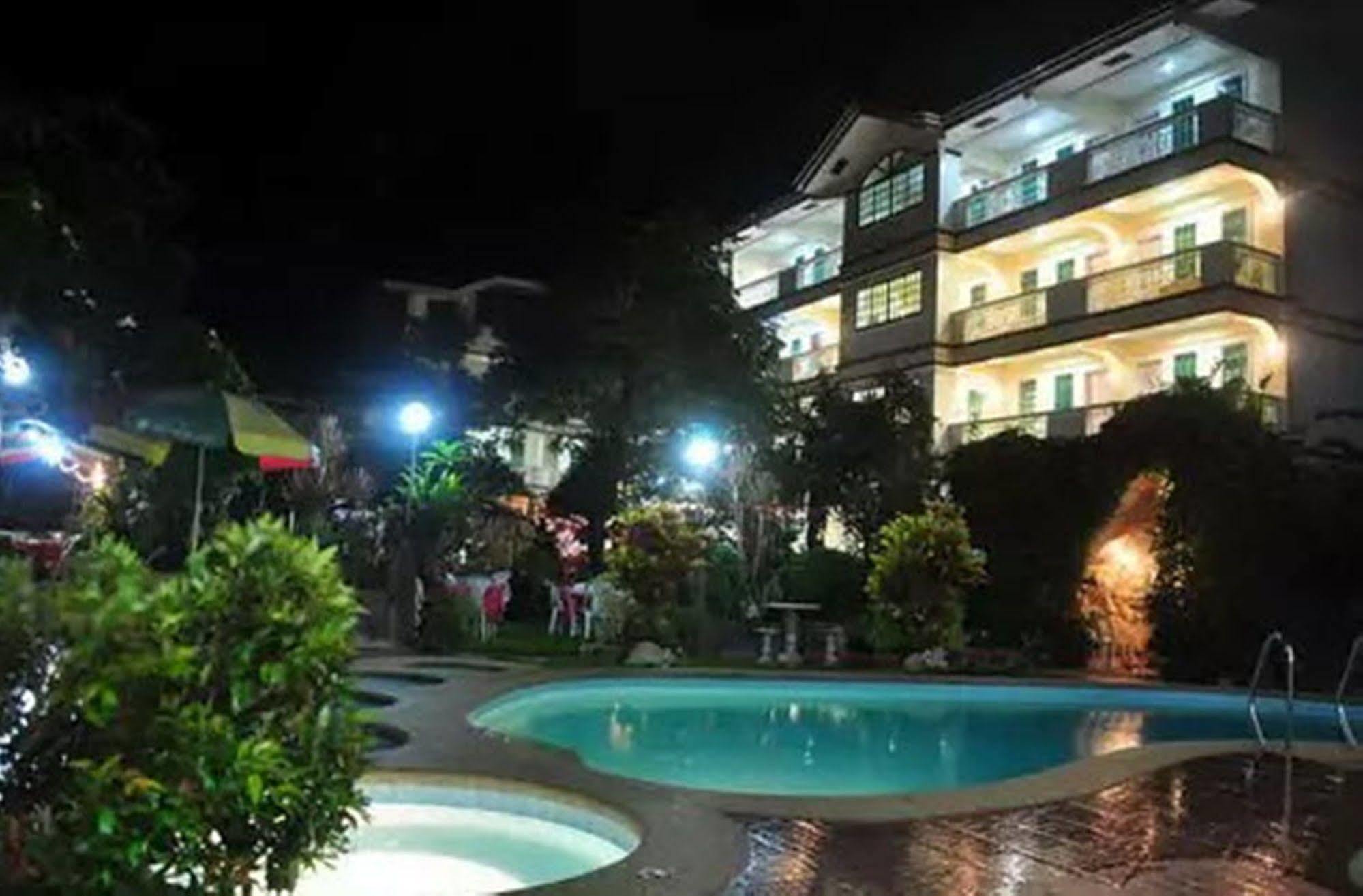 Apartelle De Francesca Puerto Galera Dış mekan fotoğraf